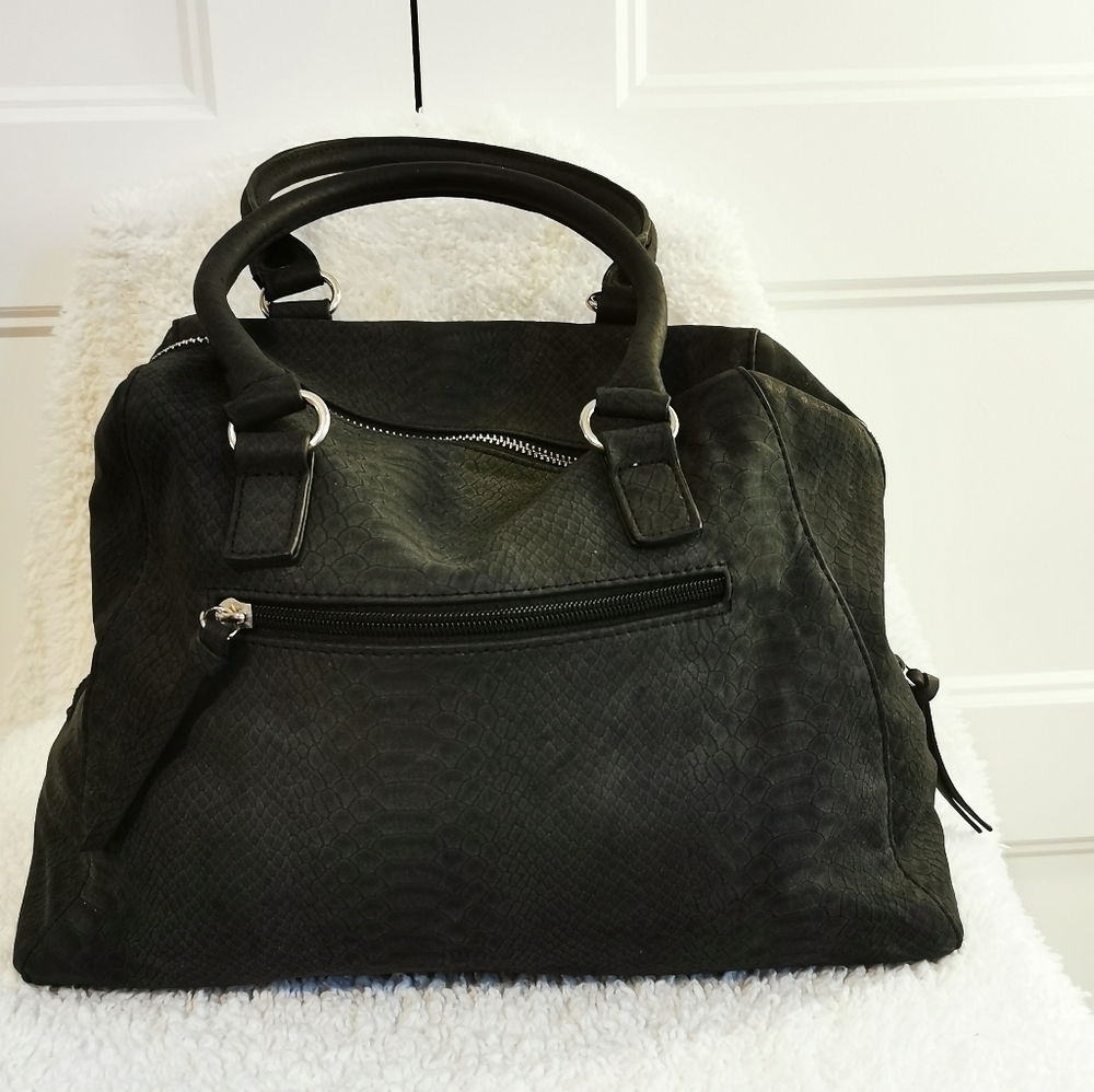 Nicole Miller Black Textured Shoulder Bag with Chain Accent - Picture 5 of 12